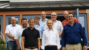 Vorstand der Bäcker-Innung Fürth-Neustadt/Aisch, vorne links: Gf KHS T. Mörtel, Hgf LIV Bayern Dr. Filter, OM K.Gräf