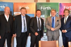 v.l. EU-Abg. T. Händel, IHK Gf. G. Fuchs, OB Dr. T. Jung, Arbeitsm. Prof. G. Katrougalos, KHS-Gf. T. Mörtel